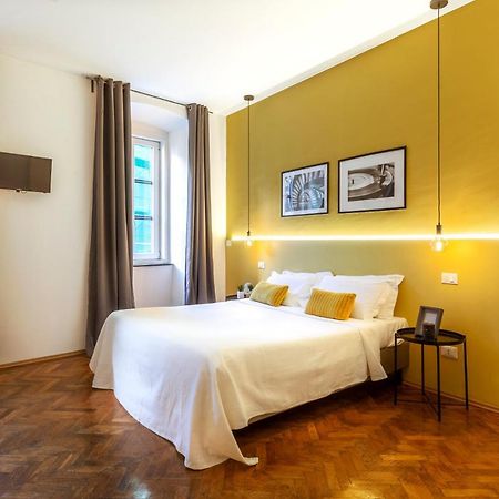 Tram Apartment For 4 Guests Trieste Exterior photo